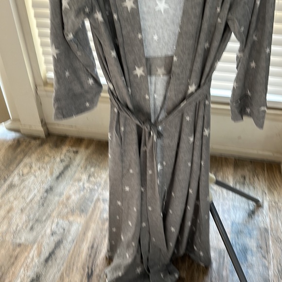 Lightweight Robe - Picture 3 of 8